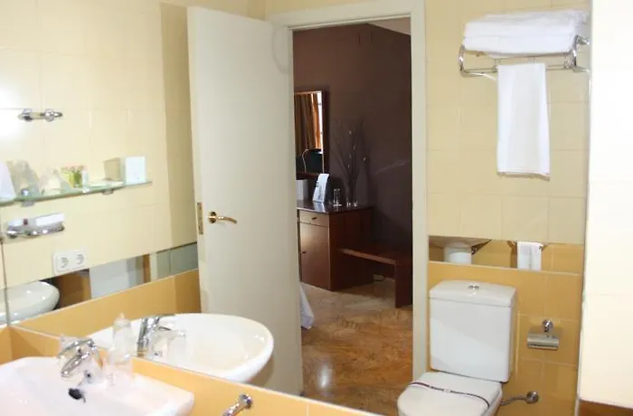 Hotel Ciudad De 3*