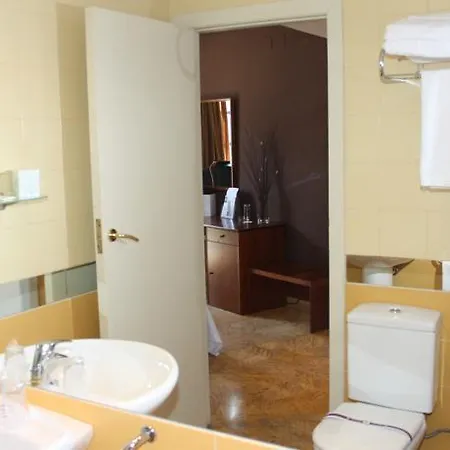 Hotel Ciudad De 3*
