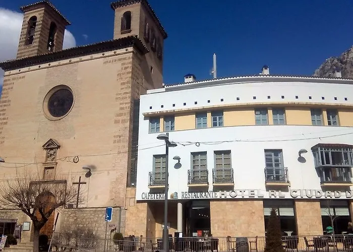 Ciudad De 3*